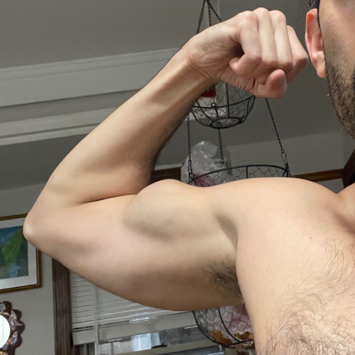jar_of_manaze's tweet photo. Sometimes I #workout https://t.co/OAe6OyBRWB