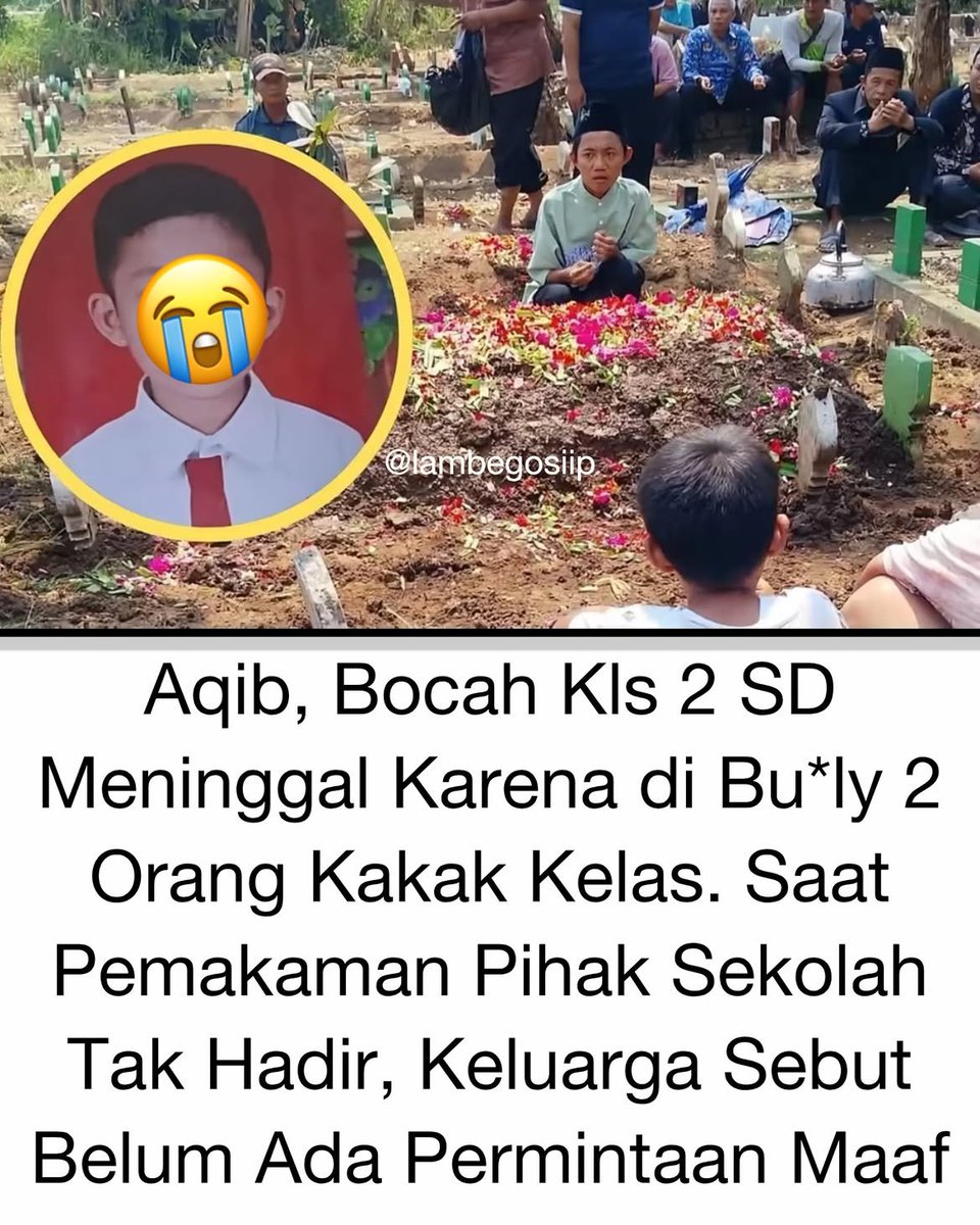 Jateng_Twit's tweet photo. 😭😭 ga bisa kata2 dengan pihak sekolahnya.

Jen*zah Muhammad Hasbi Al Aqib (7), siswa SD Negeri 1 Kebondalem, Pemalang, dimakamkan keluarganya di Pemakaman Cikemplong, Kamis (1/10/2026) siang. 

Pemakaman dilakukan setelah jenazah Aqib menjalani autopsi oleh Bidokkes Polda Jateng bersama Tim Inafis Polres Pemalang. Lokasi pemakaman berada tak jauh dari rumah korban di Kelurahan Kebondalem. 

Namun, menurut keluarga, tidak ada perwakilan dari pihak sekolah yang hadir saat prosesi pemakaman. 

Kepala SD Negeri 1 Kebondalem juga disebut belum pernah datang ke rumah keluarga korban. 

Kusyani (36), tante Aqib, mengatakan guru dari sekolah baru datang ke rumah keluarga pada Kamis sore, beberapa jam setelah pemakaman. 

“Saat pemakaman, dari pihak sekolah tidak ada yang datang. Perwakilan guru datang sore jam tiganan,” ujar Kusyani saat dikonfirmasi Disway Jateng, Jumat (2/10/2026). 

Menurut Kusyani, kepala sekolah juga tidak hadir saat itu. “Tapi kepala sekolahnya tidak datang,” imbuhnya. Kusyani mengatakan, sejak Aqib meninggal dunia, pihak keluarga juga belum menerima permintaan maaf secara langsung dari pihak sekolah. 

“Tidak pernah hadir sama sekali,” tegas Kusyani. Ia juga menyebut tidak ada penyampaian permintaan maaf ketika perwakilan sekolah datang ke rumah keluarga. 

“Tidak ada kata maaf sih pas kemarin pihak sekolah ke sini,” pungkas Kusyani. Disway Jateng kemudian menghubungi Kepala SD Negeri 1 Kebondalem, Erning Kustini, melalui pesan ponsel pada Jumat pagi.