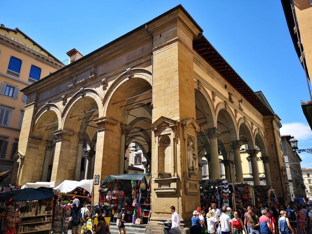 exotism_enjoyer's tweet photo. @SustainableTall Architects have their heads so far up their arses that they have retching fits when they see a roof. 

This is just a roof.

Europe is full of fish markets with not much more (or less) architectural detail than this. 

You were just råped by ugliness. https://t.co/dhnd4Pk3JF