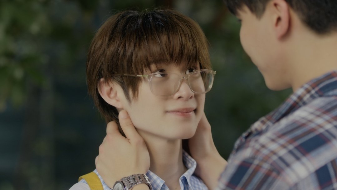 YourThirdSeries's tweet photo. “ขอบคุณที่ย้ายมาอยู่กับพี่เต็มตัว”

“บ้านนี้ก็คือบ้านของน้องแล้วครับ”

YOUR THIRD SERIES EP11

#ที่สามของเธอEP11 https://t.co/hNZf1DNYDi