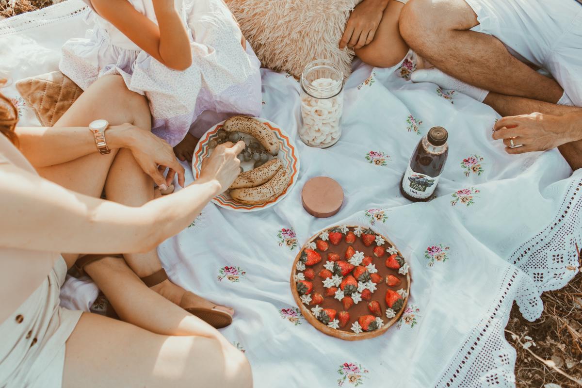 SpringfordApts's tweet photo. Negley Park pairs Harrisburg skyline views with the Susquehanna River. Picnic tables, a playground, walking trails, and pickleball courts round out the park. https://t.co/CbNiS0D3zD https://t.co/cIVZCWMGRx
