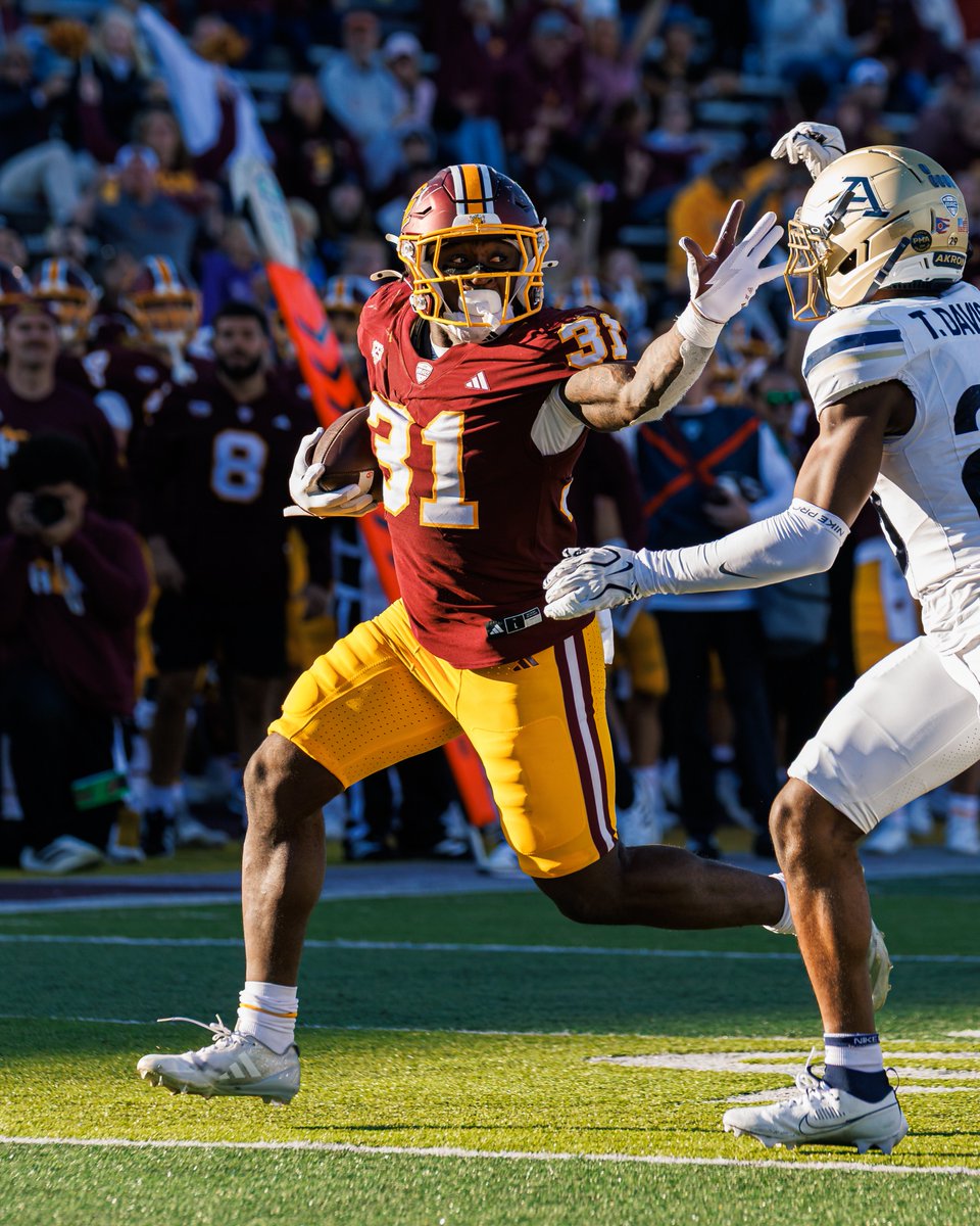 CMU_Football's tweet photo. House Call @JaydenClerveau1

#FireUpChips https://t.co/6JN8Lcap8I