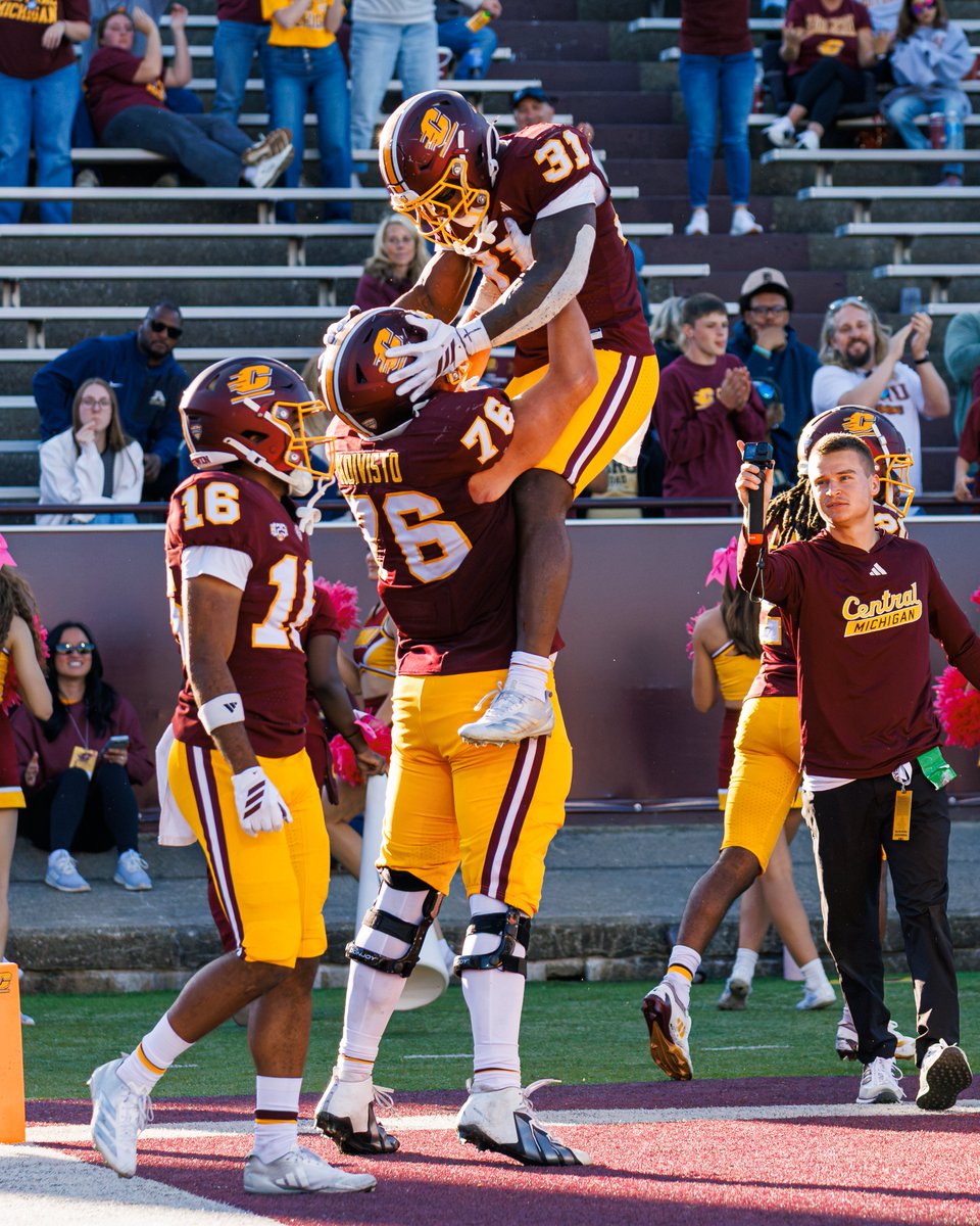 CMU_Football's tweet photo. House Call @JaydenClerveau1

#FireUpChips https://t.co/6JN8Lcap8I