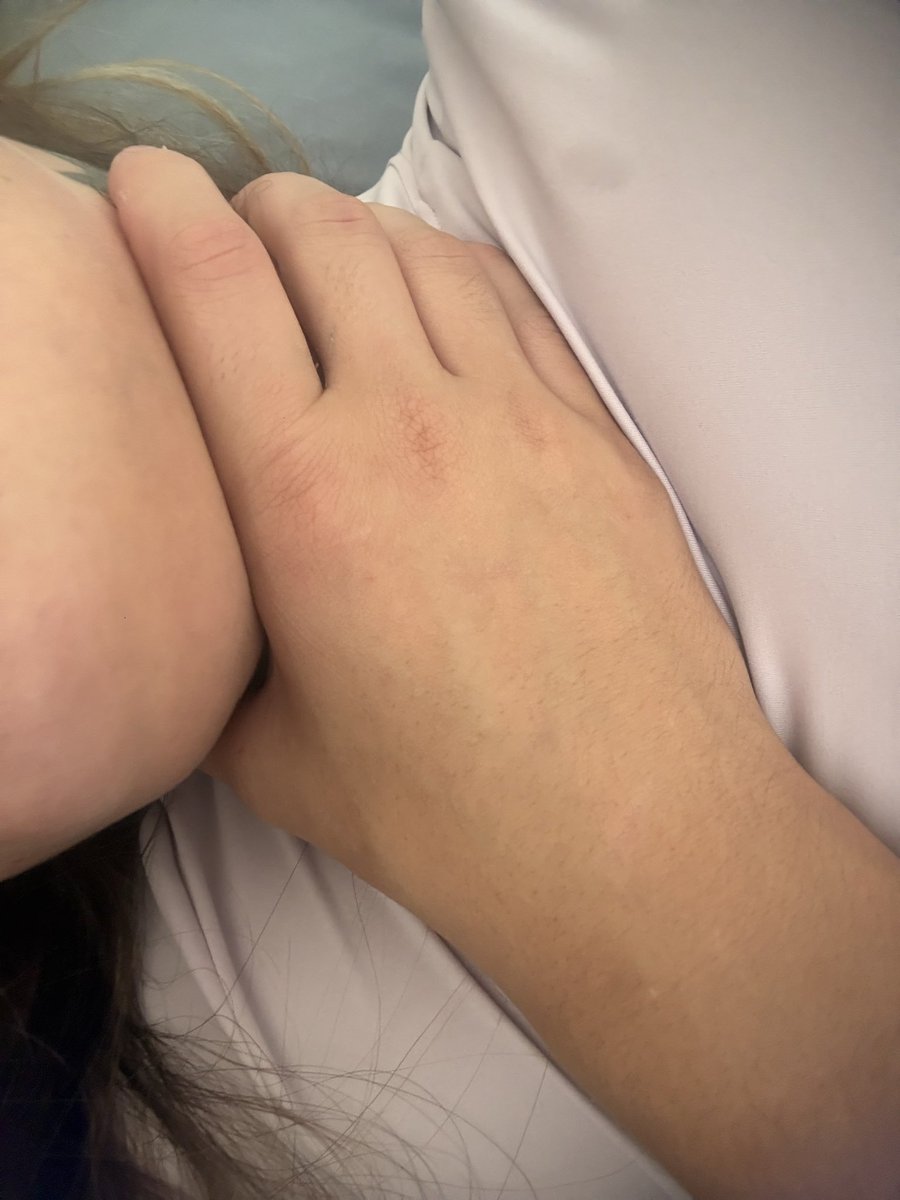 Destinykirsr5f's tweet photo. Got Daddys hand right where it belongs😈💦 come see my https://t.co/9D7QsqGHUt and see this little slut getting choked while getting fucked sense less 🥹
#ass #chokeme #daddy #bigcock https://t.co/Q1oNsE4oac