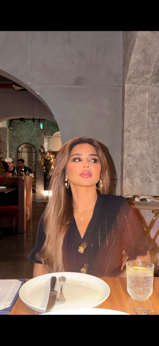 bayoot1212's tweet photo. الفحله والعمه نهى نبيل 😵‍💫😵‍💫🫡🥵🥵

وجهها فيه كمية هيبه مشش طبيعيه 😵‍💫😵‍💫😵‍💫 https://t.co/JlQ3i0dRO2
