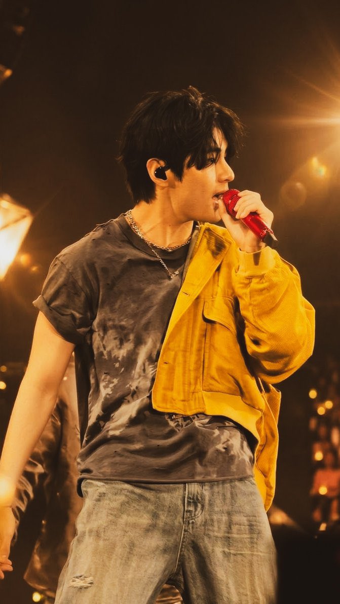 veya4thv's tweet photo. Taehyung https://t.co/BuU9QdyUe8