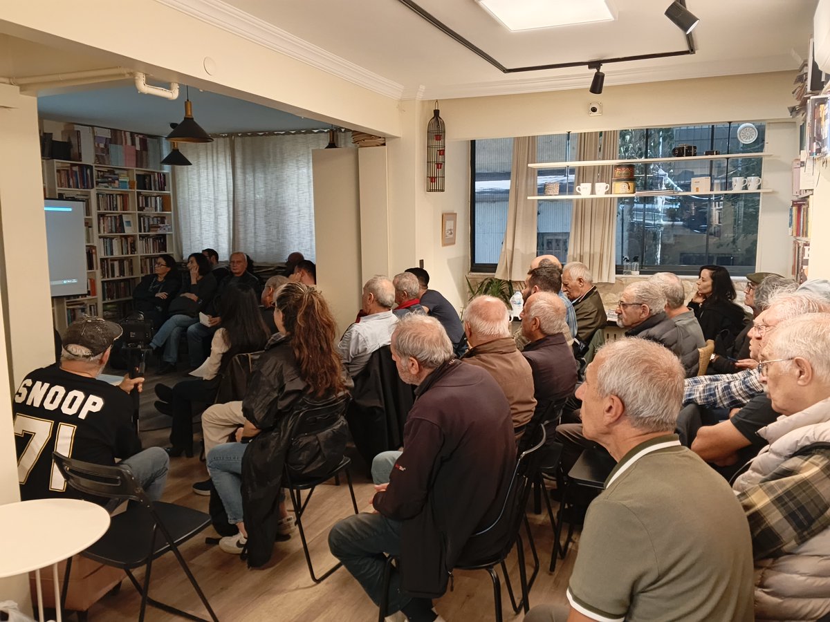 interyayinlari's tweet photo. Kurucumuz Ali Yavuz Çengeloğlu’nu, ölümünün 24. Yıldönümünde Osmanbey’de bulunan Nostalji Kitap & Kahve’de düzenlediğimiz etkinlik ile andık.

Hasan Erkul’un yönlendiriciliğini yaptığı etkinlikte;
İnter Yayınları adına konuşma yapıldı.
Ali Yavuz’u tanıyan insanlar ile yapılan söyleşilerden oluşan sinevizyon gösterildi.

İnter Yayınları çevirmenleri Mehmet Ali İnci, Saliha Kaya, Süleyha Kaya; Ali Yavuz’a dair izlenimlerini duygularını, düşüncelerini ifade ettiler. Çevirmen İsmail Yarkın’ın etkinliğe gönderdiği yazılı mesaj okundu.

Ali Yavuz ile yolları kesişmiş, birlikte çalışmış, O’nu tanıyanlar yaptıkları konuşmalarda Ali Yavuz hakkında anılarını, duygu ve düşünceleri ifade ettiler.
Ali Yavuz’un “dünyayı yorumlamak ve değiştirmek için” şiarıyla yürüttüğü yayıncılık faaliyetinde geride bıraktığı Marksizm-Leninizm kitaplığından beslenen devrimciler, komünistler onu hep sevgiyle ve saygıyla anacaklardır.

Dünyayı yorumlamak ve dünyayı değiştirmek isteyenlere İnter Yayınları mükemmel bir kitaplık, iyi bir fırsat  sunuyor.
Ali Yavuz Çengeloğlu, yaptıklarıyla, bıraktıklarıyla ve eserleriyle, yaşamaya devam ediyor.
O aramızda, bizimle, mücadelemizde yaşıyor ve hep yaşayacak!