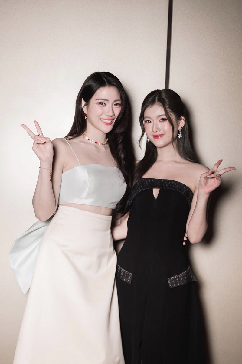 yeepunns's tweet photo. พี่ฉัตรกับน้องโฉมเองค้าบบ
#yeepunns
#รับจ้างเลิกรักมีเทรลเลอร์แล้ว https://t.co/uV6s3o3VMz