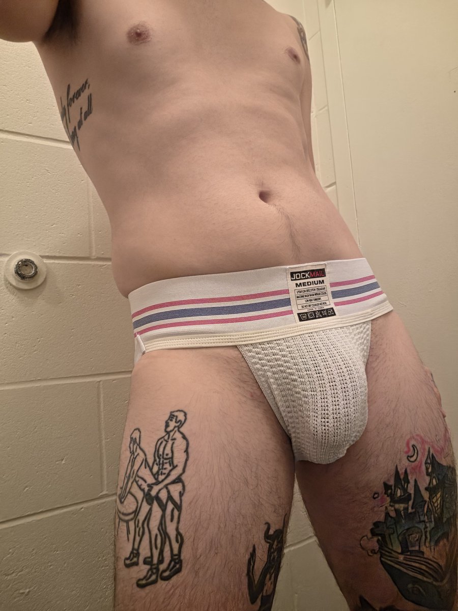 MasonBlaze5's tweet photo. Jocktober day 4, classic white @Jockmail sports jock 😜 my favourite 🥵
#gay #porn #NSFW #twink #tattoos #gooner #undies #underwear #fetish #kink #jockstrap #jockmail #thonger #slut #rawislaw #justaholesir #horny #bulge #hung https://t.co/pGPP7EZ95N