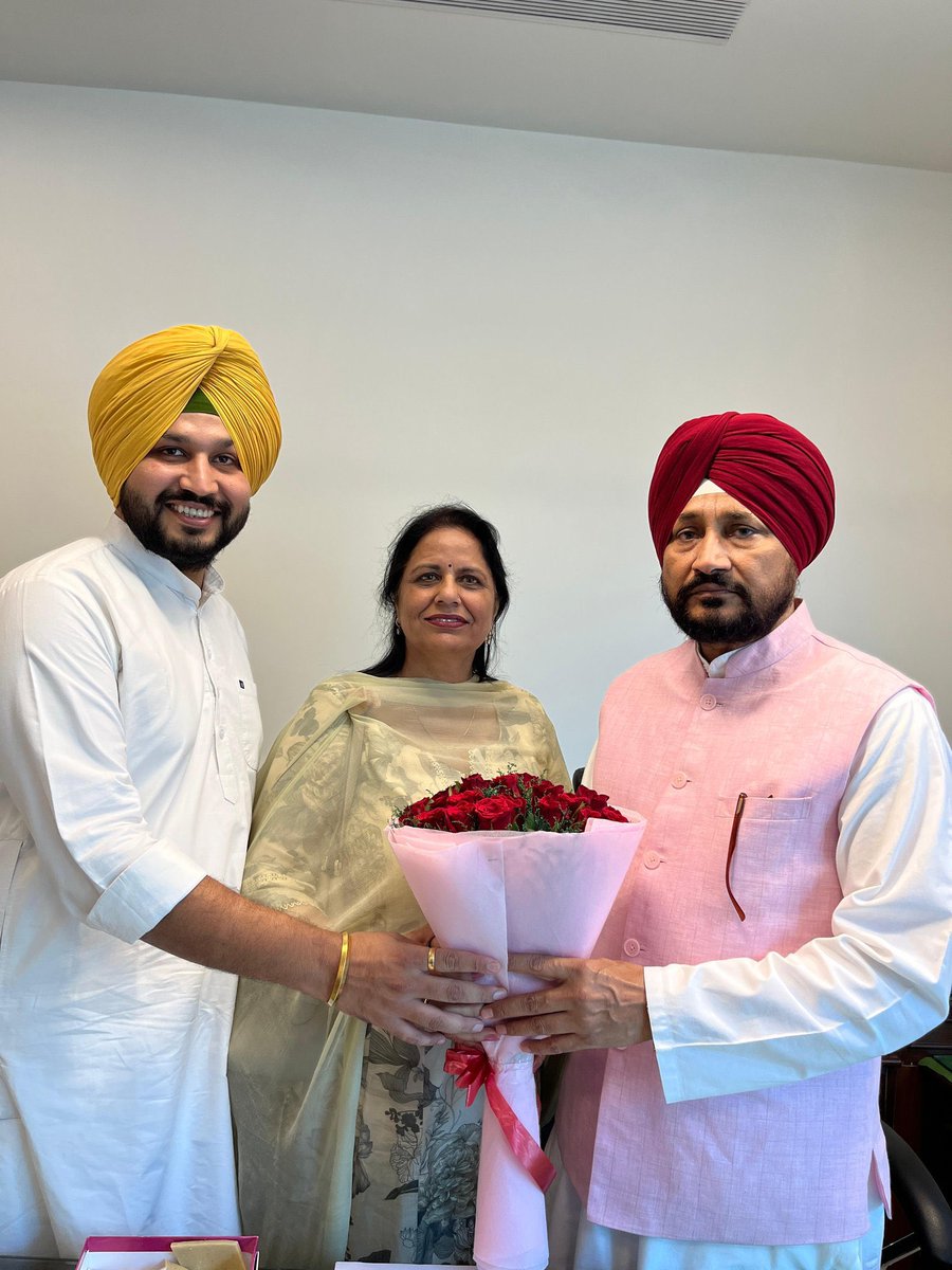 INCPunjab's tweet photo. Punjab Congress congratulates former Punjab Chief Minister Shri @CHARANJITCHANNI Ji on being entrusted with the responsibility of Chairperson of the Parliamentary Standing Committee on Agriculture, Animal Husbandry, Food Processing, Dairy and Fisheries for the third consecutive term.

His commitment to farmers’ welfare and a stronger rural economy continues to make Punjab proud.

#INCPunjab #CharanjitSinghChanni