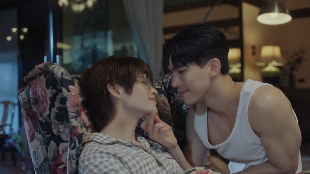 YourThirdSeries's tweet photo. ยี่ห้อจีรณัช ชื่อนี้การันตรีเรื่องทำงานหนัก ! แต่อย่าลืมแบ่งเวลามาเติมคุณสามด้วยนะน้องแจม 😜

YOUR THIRD SERIES EP11

#ที่สามของเธอEP11 https://t.co/k1y6LGqBvE