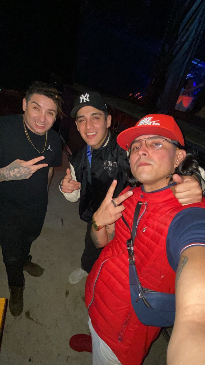elfokingtc's tweet photo. Con los carnales https://t.co/rs0SxqhA7u