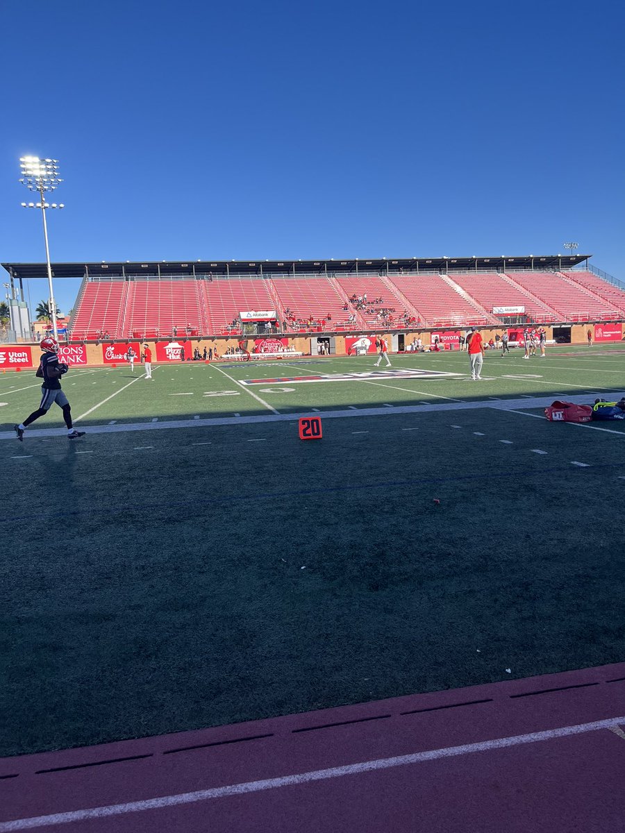 Brigg_Palmer's tweet photo. Had a great time watching @UtahTech_Fball vs @SUUFB_ in the rivalry game. Thank you @Hiltsch_Jake for having me out! https://t.co/dcll2cLdgF