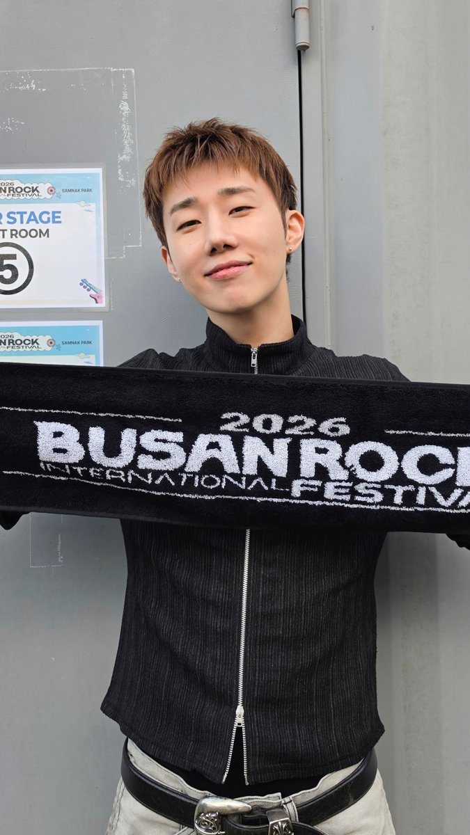 ifntinfo's tweet photo. [SNS] 261005 INFINITE Sunggyu Bstage Update

"It seems like having had a happy dream 😎"

#인피니트 #성규 #김성규 https://t.co/oJg3gr4IlQ https://t.co/mubhU6GEi2