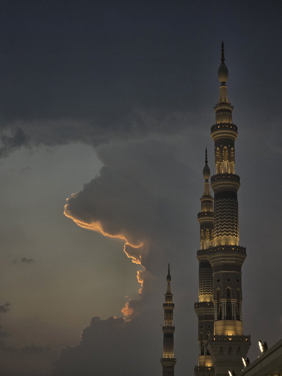 iNa9eir tweet picture
