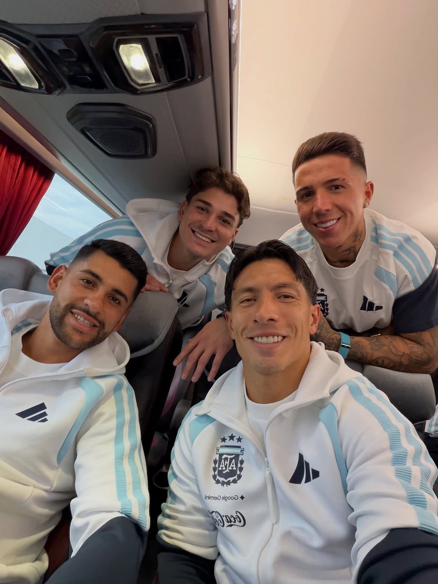 AFASeleccionEN's tweet photo. Cheese! 😁 https://t.co/adyrku6hTR