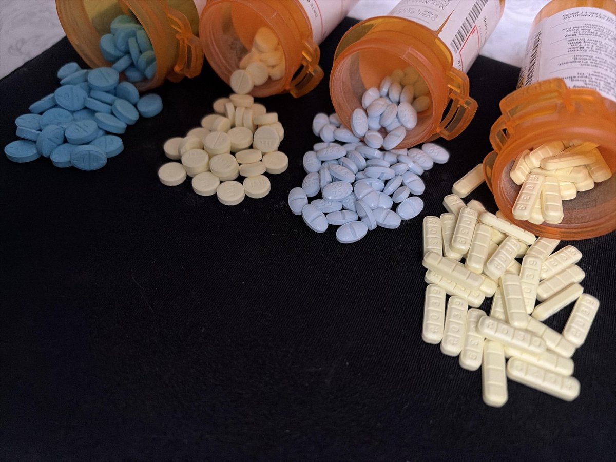 silent_qua's tweet photo. Docs orders. https://t.co/6Fgdy36uLR