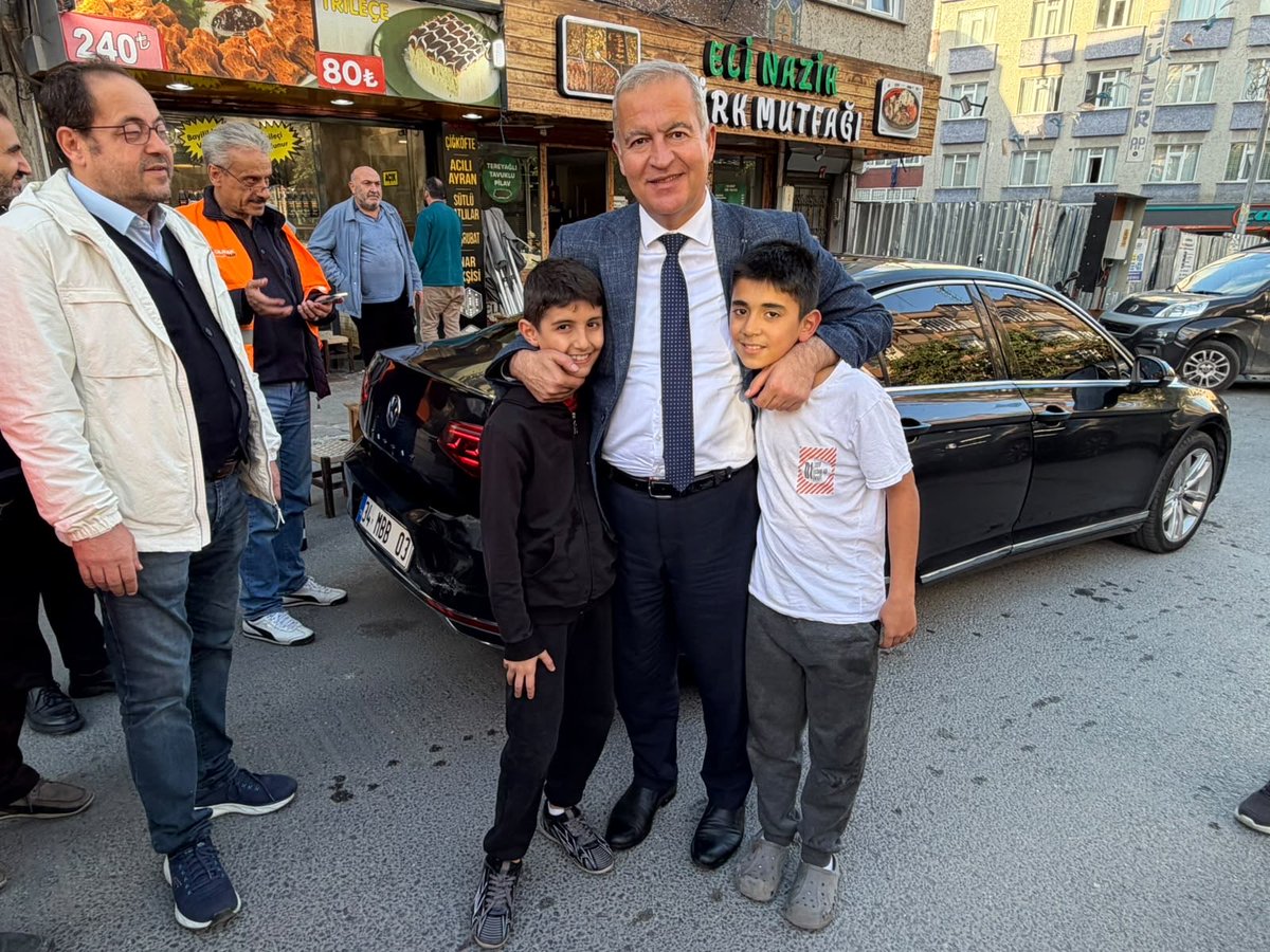 ismailerguness's tweet photo. Barbaros Hayrettin Paşa Mahallemizde, son üç haftadır sürdürdüğümüz üye ziyaretlerimize bu hafta sonu da teşkilatımızla birlikte devam ettik.

Bu kapsamda, ekiplerimizin koordinasyonunu sağladığımız Mahalle İrtibat Büromuzu ziyaret ederek çalışmalarımızı değerlendirdik. https://t.co/KqVEMxdciT