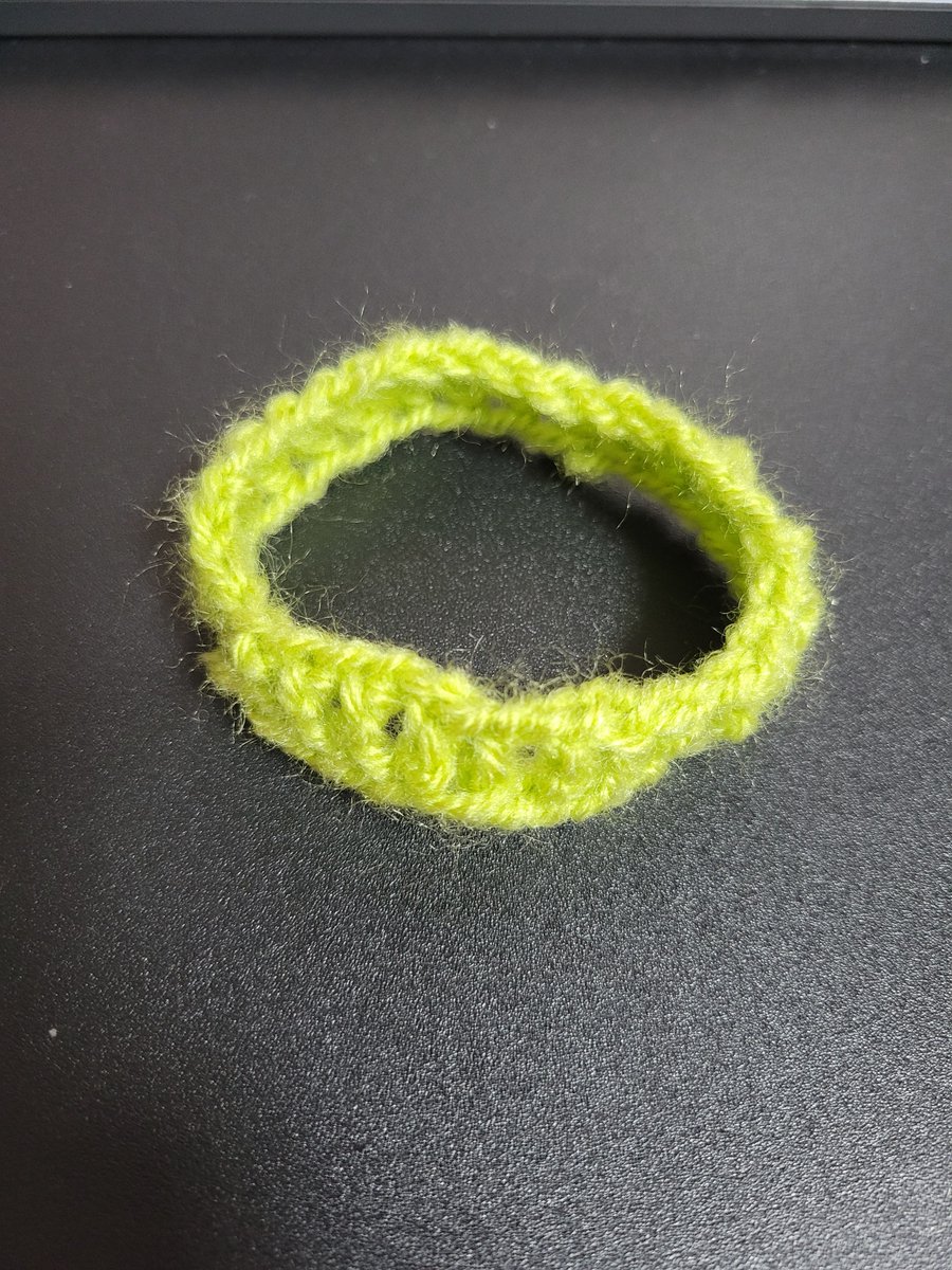 SaltSummerDog's tweet photo. 初めて数日のド初心者だけど楽しい～🧶 https://t.co/l54hbcnTIN