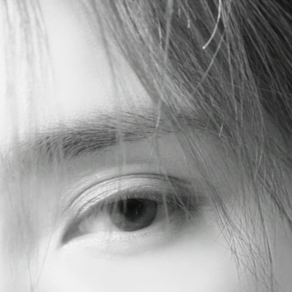 xLambxx's tweet photo. #조슈아 #JOSHUA
#정한 #JEONGHAN

조슈아 눈 다 죽어갈 때
윤정한 눈은 생기를 더해감 https://t.co/gmD40yHYpK