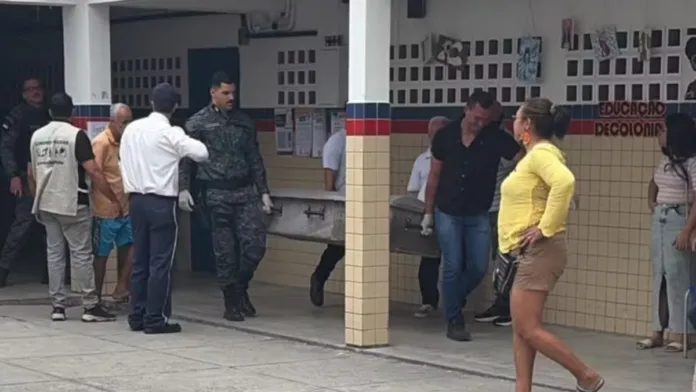 republiqueBRA's tweet photo. 🖤 🗳️ Ao menos dois eleitores morreram enquanto votavam nas Eleições 2026: um em Cupira (PE) e outro em Manaus (AM). https://t.co/wCj5UIHdbx