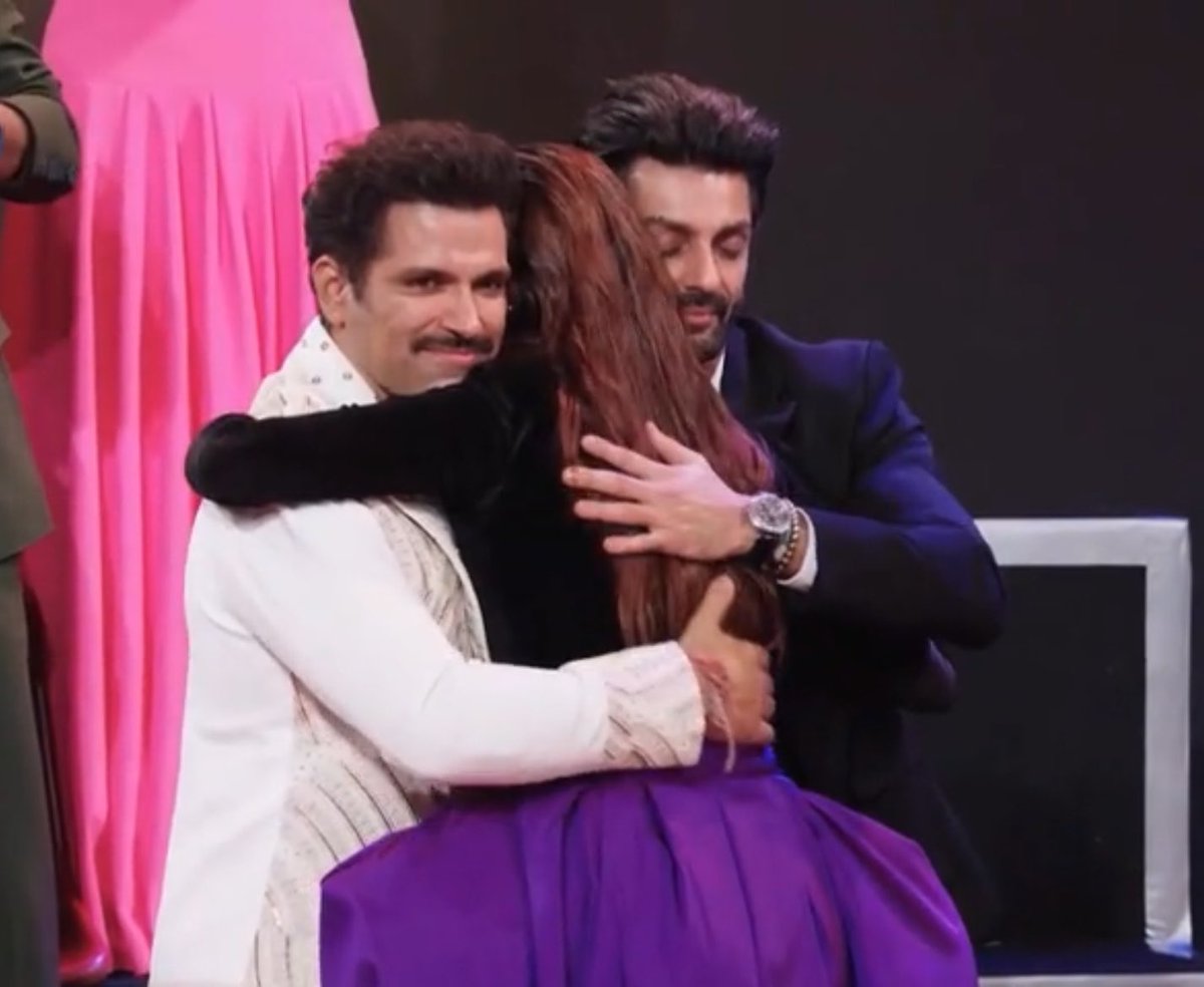 _LeoLoyal's tweet photo. I need this trio in laugher chef pleaseeeeeee…. Besties forever😭💘

#farrhanabhatt https://t.co/nBDEv8WAeG
