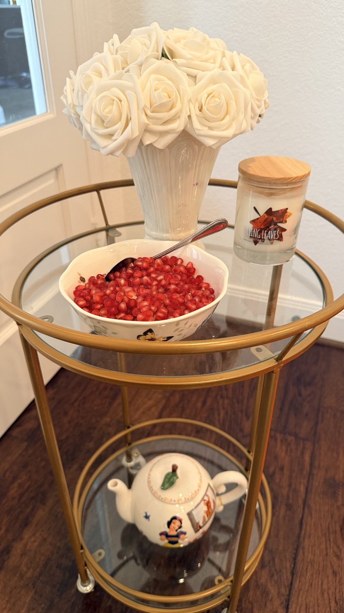 SairaMK786's tweet photo. Hot red and sweet… Pomegranate has a personality ♥️ https://t.co/oSfLPwKJUX