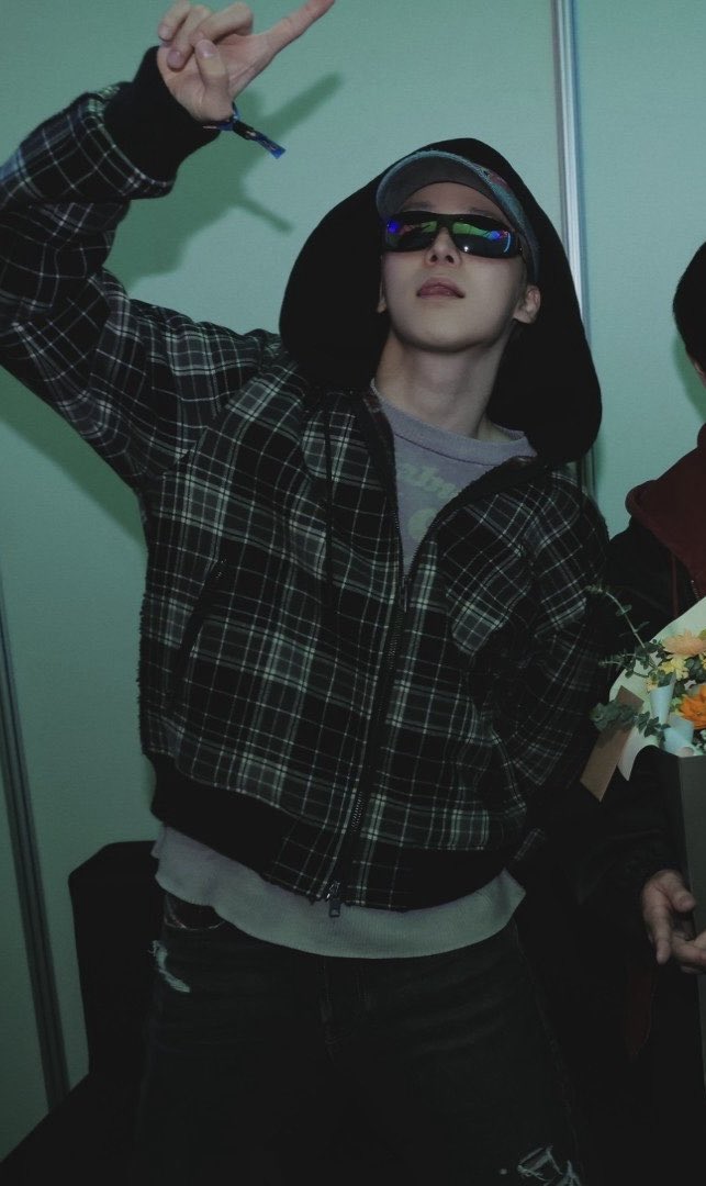 JYHLATTE's tweet photo. i want him so bad https://t.co/ukfCARsgho