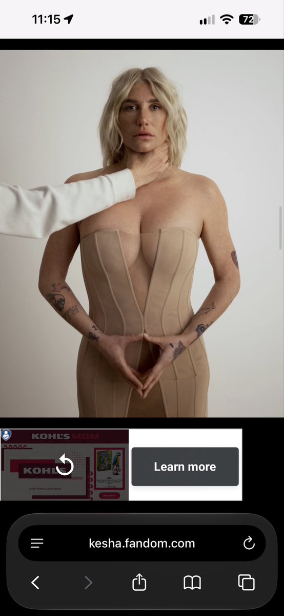 TotsKader's tweet photo. Does anyone have this photo in high quality https://t.co/MkfyIYMKDe