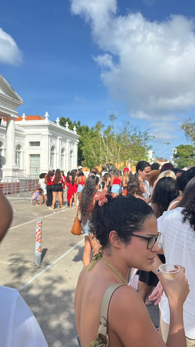 nibyys's tweet photo. Eu pobre coitada jurando que o grupo com mais de 20 pessoas ia entrar de boa,porque a gente chego cedo https://t.co/tjzTfg2mUj