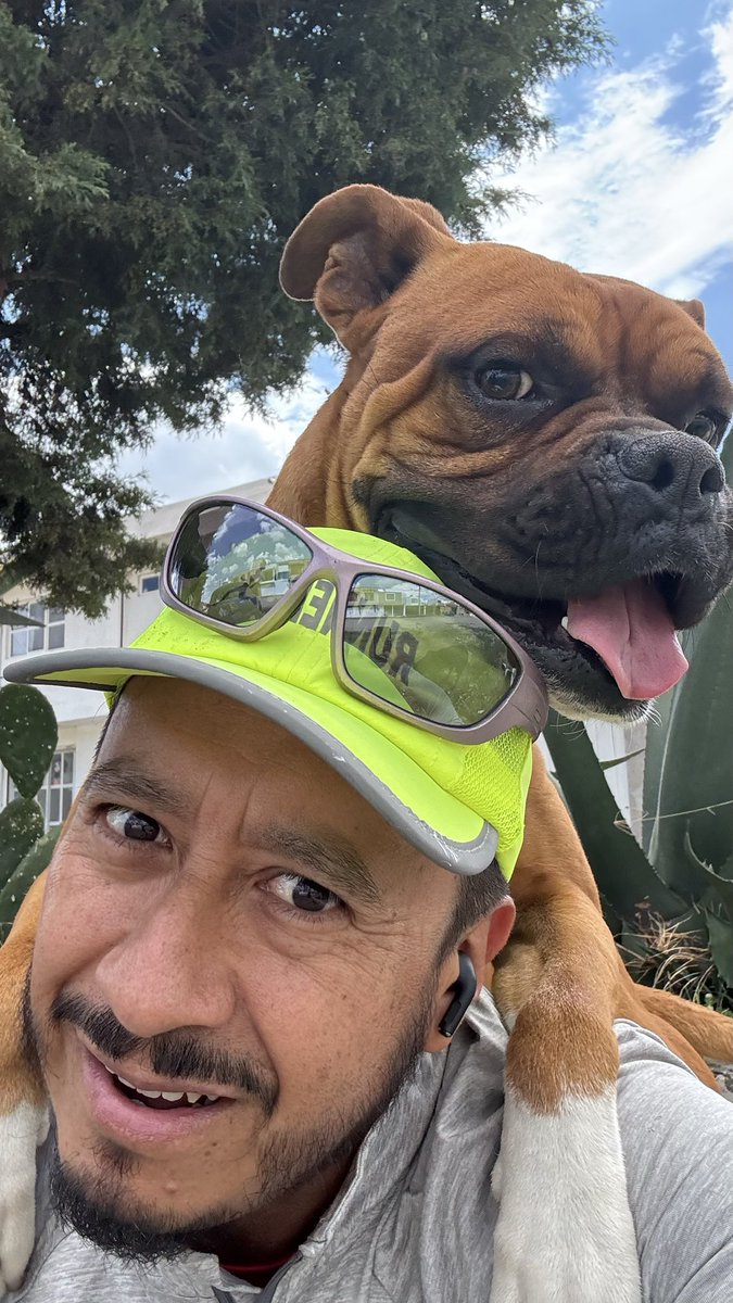ArtiflxTlax's tweet photo. Dominguito! #runningday
🦮🐕🦺🏃🏻♂️#happyday #5k
#TlaxcalaSiExiste #Apizaco https://t.co/ZWIhd4ABkk