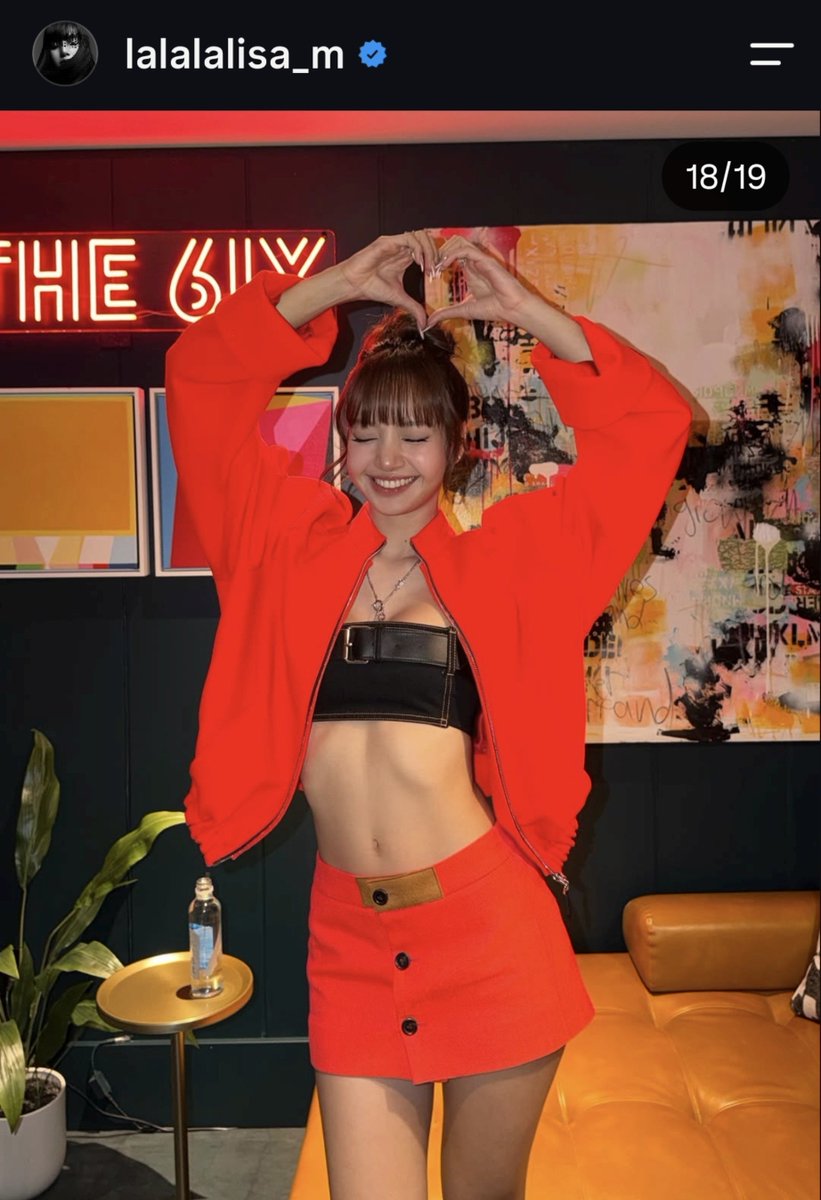 the_lisapopbase's tweet photo. Cute face serving hot body 🤤🤤 https://t.co/l9Bi1Ryhyw