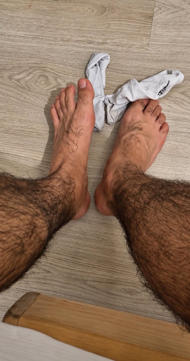 alphasheikh9's tweet photo. Who wants it.. #alpha #findom #cashmaster #feetworshi̇p https://t.co/uF7SX4CmCm