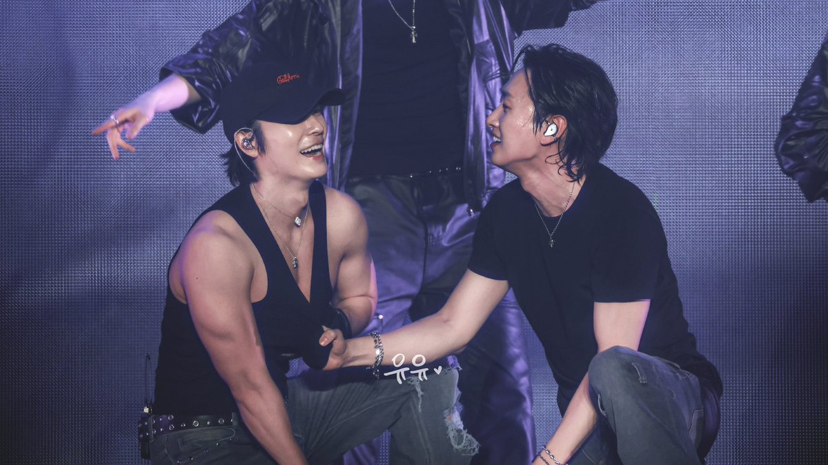 yooyoo_ws's tweet photo. 261004 KPOP PRIME

@AllRiseSilver @donghae861015 

#슈퍼주니어 #슈주 #SUJU
#SUPERJUNIOR #SuperJuniorDnE 
#EUNHYUK #이혁재 #은혁 #ウニョク
#DONGHAE #이동해 #동해 #ドンヘ
#LEEHYUKJAE #LEEDONGHAE https://t.co/JNZFtmKsD5