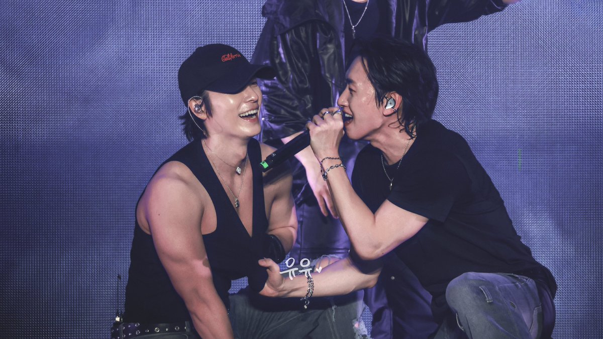 yooyoo_ws's tweet photo. 261004 KPOP PRIME

@AllRiseSilver @donghae861015 

#슈퍼주니어 #슈주 #SUJU
#SUPERJUNIOR #SuperJuniorDnE 
#EUNHYUK #이혁재 #은혁 #ウニョク
#DONGHAE #이동해 #동해 #ドンヘ
#LEEHYUKJAE #LEEDONGHAE https://t.co/JNZFtmKsD5