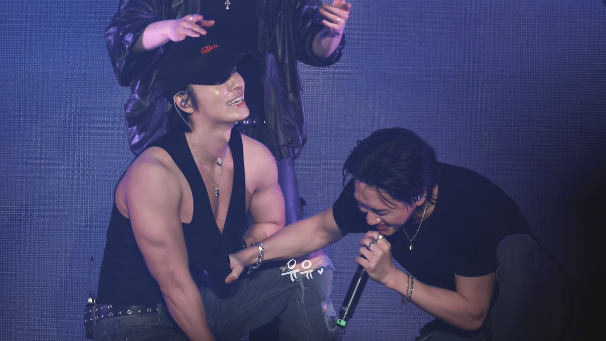 yooyoo_ws's tweet photo. 261004 KPOP PRIME

@AllRiseSilver @donghae861015 

#슈퍼주니어 #슈주 #SUJU
#SUPERJUNIOR #SuperJuniorDnE 
#EUNHYUK #이혁재 #은혁 #ウニョク
#DONGHAE #이동해 #동해 #ドンヘ
#LEEHYUKJAE #LEEDONGHAE https://t.co/JNZFtmKsD5