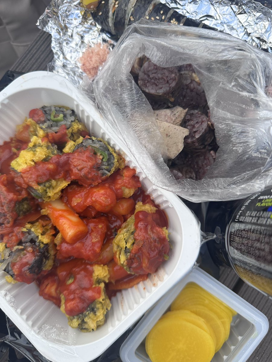 chooyux_'s tweet photo. 아니 원래 야곱집 가려고 했는데 
문 닫아서 만천상회 먹었는데에… 
안되겠다 진짜 오늘 야곱 먹어야겠어!!!!!!!! https://t.co/GMaIkOVwr2