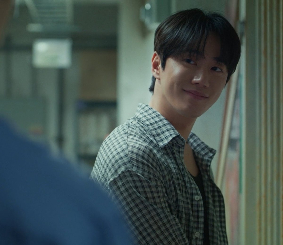 harcarimseni's tweet photo. the way he smiled throughout the entire episode to make Pio feel at ease was so precious.. 🥹❤️‍🩹 https://t.co/HphRtcGRh2