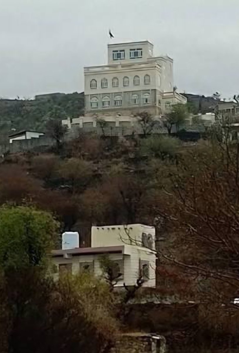 mohamd_779900's tweet photo. قصر المرتزق رشاد العليمي : جار التحميل ..... https://t.co/RRUqJ6z5NO