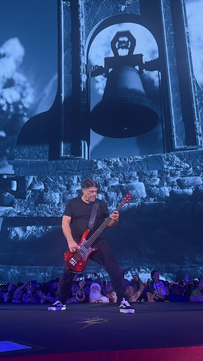 Japannica_Tokyo's tweet photo. 現地時間10月3日(土) @Metallica ラスベガス球体劇場@SphereVegas レジデンシー公演 #LifeBurnsFaster 2日目は初日と被りなしの15曲が豪華全面スクリーン映像演出と共に2時間に渡り披露されました🔥

写真・映像をインスタグラムで順次公開していきますのでご覧ください‼️
👇
https://t.co/3eAyJzw7j6 https://t.co/SnLU2nqmpu