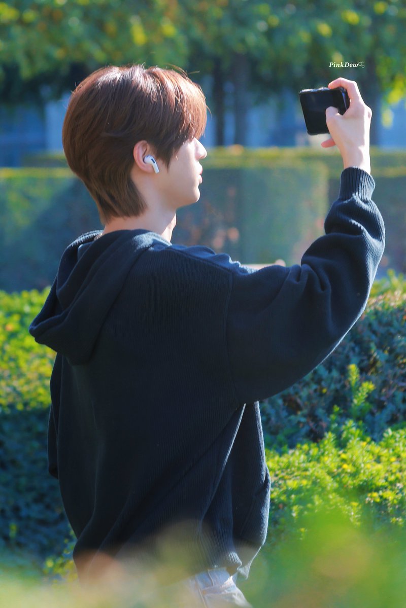 dew_inmy_i's tweet photo. 261004  

#TWS #투어스 #도훈 #DOHOON 
#TWSXCELINE #CelineEte2027 https://t.co/z0xSAmNMS4