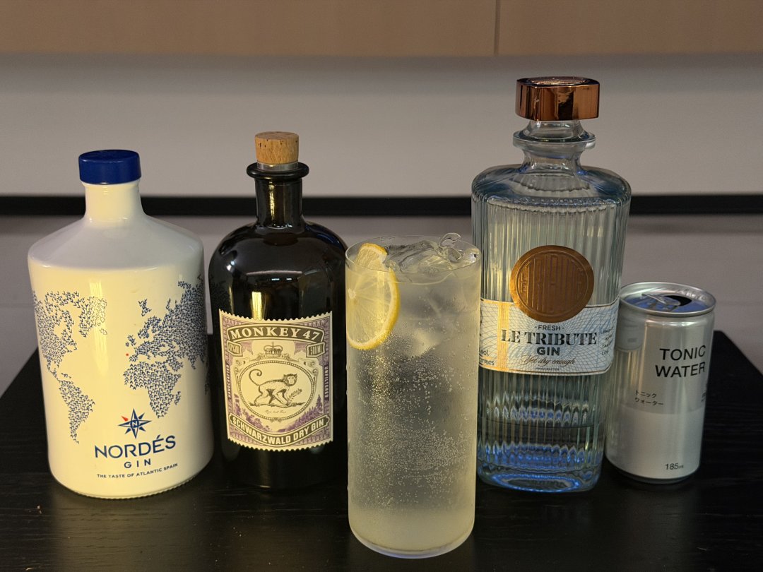 Fvdehg's tweet photo. I couldn’t sleep in the middle of the night, so I made my own alcoholic drink at home to numb myself. https://t.co/Fp89o4wOxP