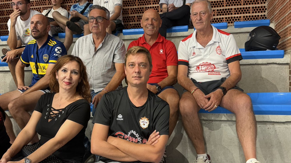 lucianohf_6's tweet photo. Partidazo de fútbol Sala de categoría 1 autonómica  entre dos grandes Alcantarilla CFS vs CD MAZARRÓN FS Pabellón lleno y espectáculo de jugadores jóvenes 👏🏼👏🏼👏🏼💪🏼⚽️🥅🇪🇸🇪🇸🇪🇸 @ffrm_es 
Los@rockeros nunca mueren 💃💃💃💪🏼 https://t.co/ySmcFKDMgb
