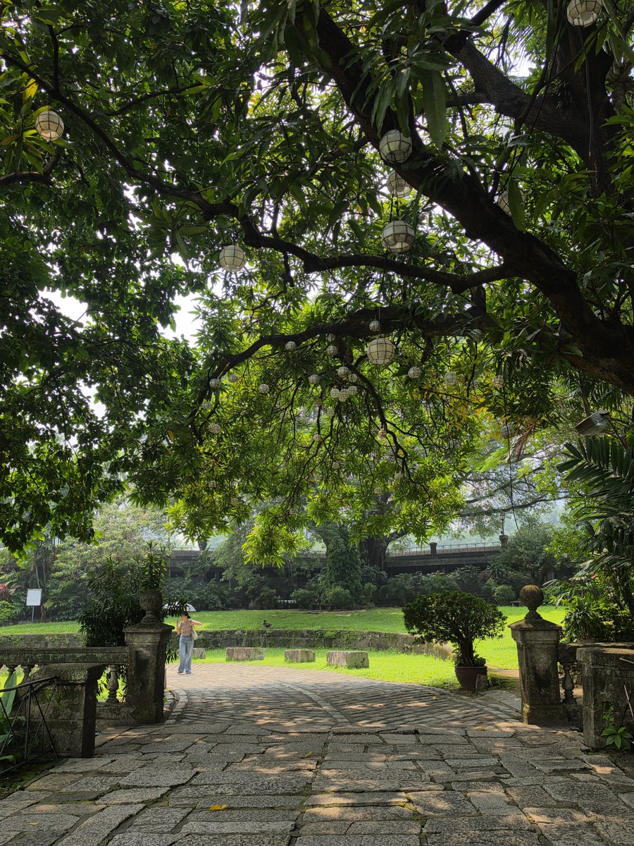 binilat__mulat's tweet photo. bias ako sa Ayala Malls kase common theme sa malls nila yung OPEN SPACES AND GREENERY kaya hindi nakaka overstimulate!

Circuit Makati, Ayala Malls Manila Bay, tsaka Greenbelt-Glorietta ftw!

pero why go to malls if we can hang out sa actual parks?! https://t.co/haQnkL4rXH
