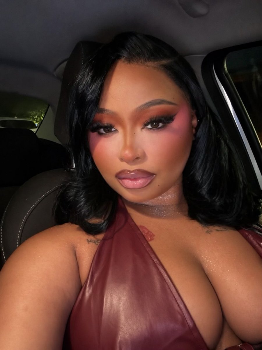 micahleex's tweet photo. I did my makeup sooooo cute tho 😭 https://t.co/13DuIttJea