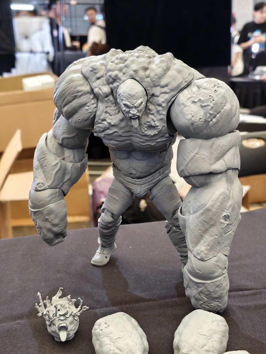 UniverseChew's tweet photo. Rebooter Toys 1/12 Left 4 Dead 2  the Tank https://t.co/sHxc3CuACC