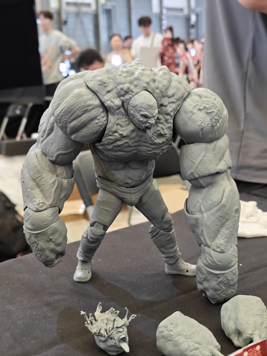 UniverseChew's tweet photo. Rebooter Toys 1/12 Left 4 Dead 2  the Tank https://t.co/sHxc3CuACC