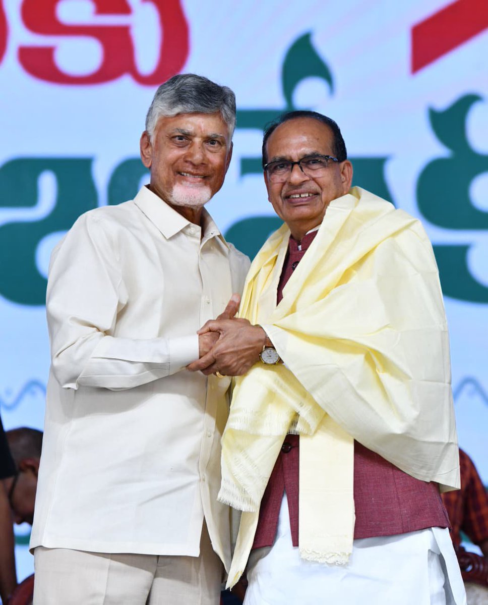 ncbn's tweet photo. గుంటూరు జిల్లా బుర్రిపాలెం నుంచి రాష్ట్రవ్యాప్తంగా 3 లక్షల ఇళ్ల నిర్మాణానికి శ్రీకారం చుట్టాం. కేంద్ర మంత్రి శివరాజ్ సింగ్ చౌహాన్ గారితో కలిసి ఈ కార్యక్రమాన్ని ప్రారంభించడం ���ంతోషంగా ఉంది. ఈ 3 లక్షల ఇళ్ల నిర్మాణంతో పాటు దశల వారీగా మరో 6 లక్షల ఇళ్లను మంజూరు చేస్తామని కేంద్ర మంత్రి ఇచ్చిన హామీ పేద కుటుంబాలకు మరింత భరోసానిస్తోంది. ఇది కేవలం ఇళ్ల నిర్మాణం కాదు... 3 లక్షల కుటుంబాల జీవితాల్లో కొత్త వెలుగుకు శ్రీకారం. అత్యాధునిక 3డీ కాంక్రీట్ ప్రింటింగ్ టెక్నాలజీతో బుర్రిపాలెంలో చేపట్టిన పైలట్ ప్రాజెక్టు గృహ నిర్మాణ రంగంలో కొత్త మార్గానికి నాంది. పేదల సొంతింటి కలను సాకారం చేయడమే లక్ష్యంగా 2029 నాటికి రాష్ట్రంలో ఇల్లు లేని ప్రతి పేద కుటుంబానికీ పక్కా ఇల్లు అందిస్తాం.
@ChouhanShivraj 
#PedalakuPattabhishekam 
#PMAY #PMAwasYojana