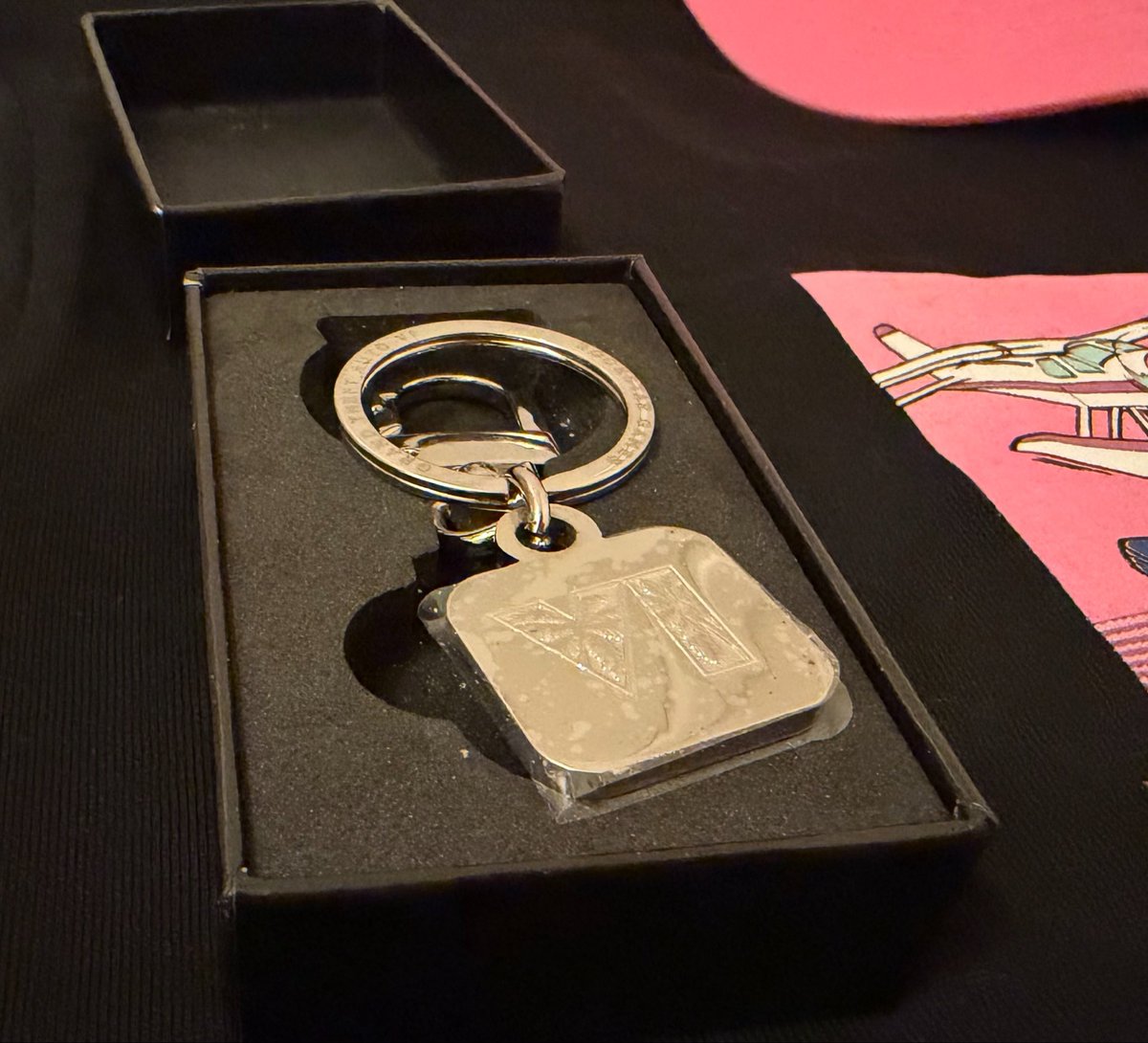 videotech's tweet photo. The new #GTAVI key chain: comes with an engraved VI and Rockstar Games logo with the text on the round holder reading: “Rockstar Games, Grand Theft Auto VI.”

This is definitely going to be one of the collectables coming. I’d definitely highly recommend everyone keeps this one safe in the box.