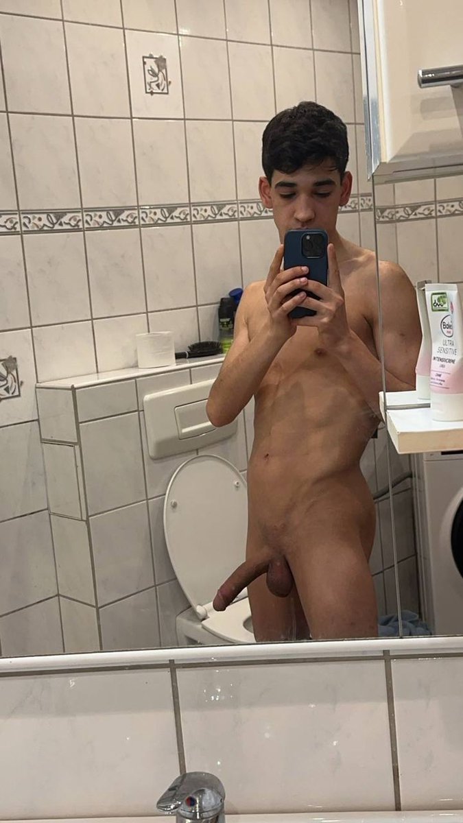 Calvino__boy's tweet photo. Fag @CollanLeon03 wants to show off for everyone
#faggot #exposed https://t.co/EB21sp6m8R